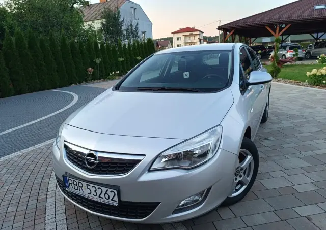 OPEL Astra 1.6 Automatik Active