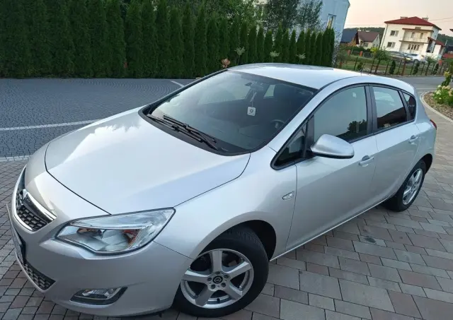 OPEL Astra 1.6 Automatik Active