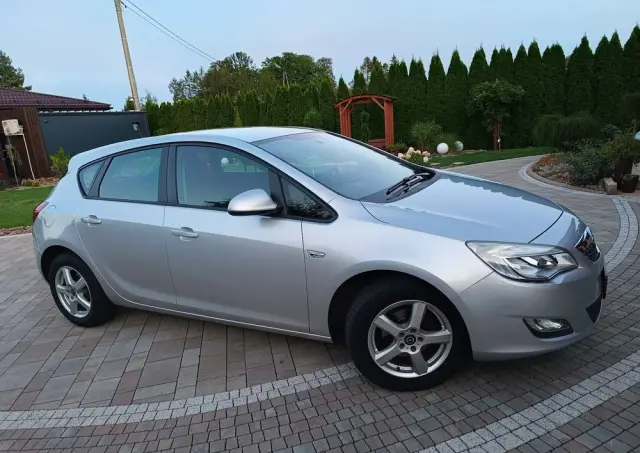 OPEL Astra 1.6 Automatik Active