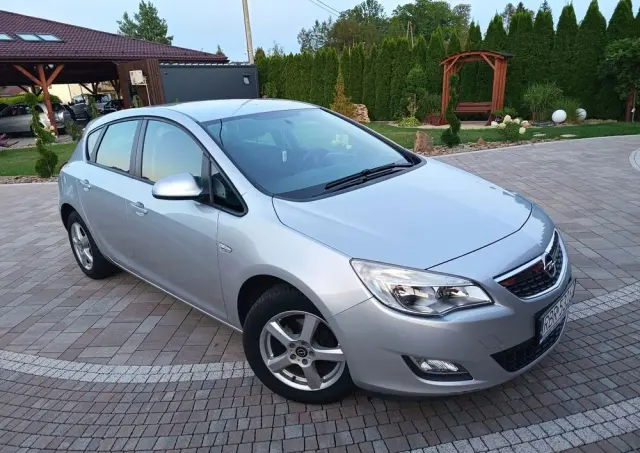 OPEL Astra 1.6 Automatik Active