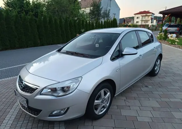 OPEL Astra 1.6 Automatik Active