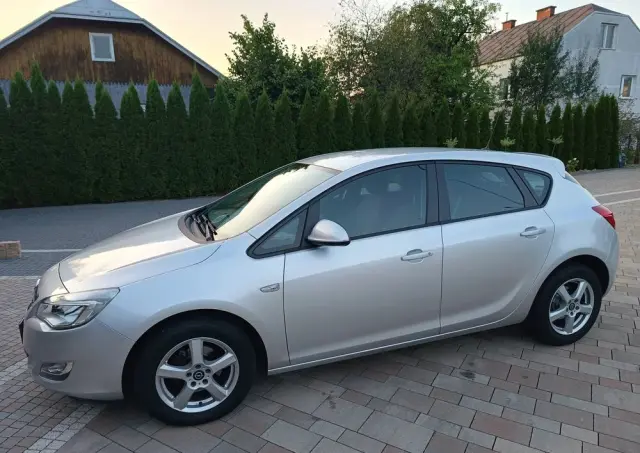 OPEL Astra 1.6 Automatik Active