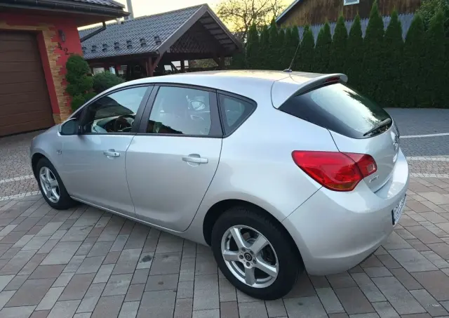 OPEL Astra 1.6 Automatik Active