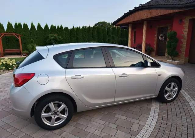OPEL Astra 1.6 Automatik Active