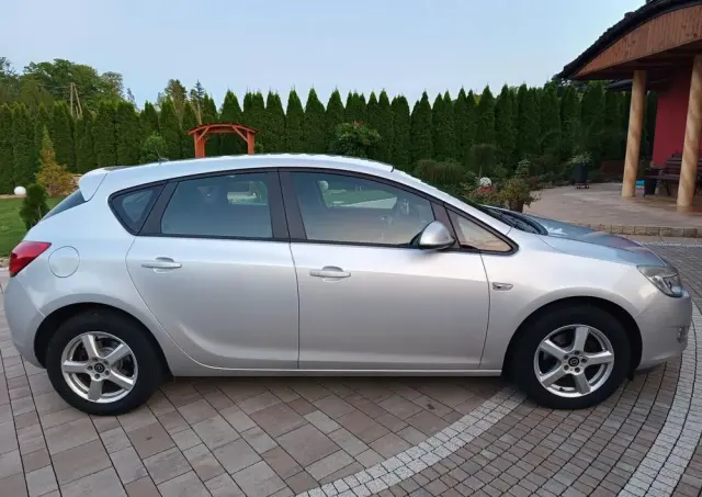 OPEL Astra 1.6 Automatik Active