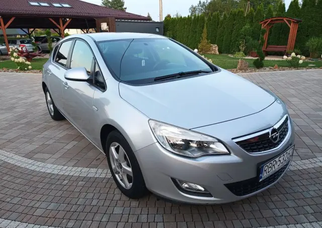OPEL Astra 1.6 Automatik Active