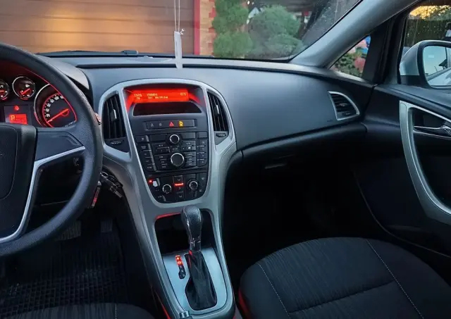 OPEL Astra 1.6 Automatik Active