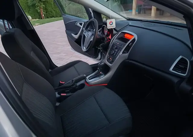 OPEL Astra 1.6 Automatik Active