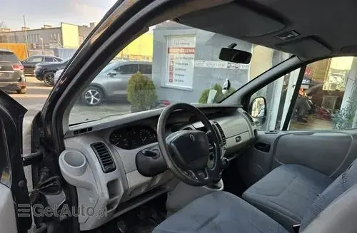 RENAULT Trafic 