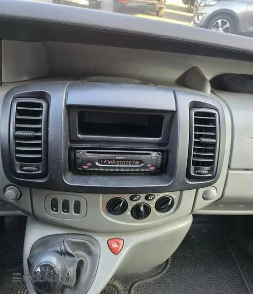 RENAULT Trafic 
