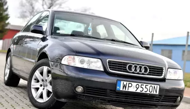 AUDI A4 