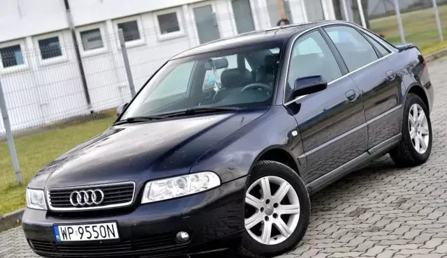 AUDI A4 