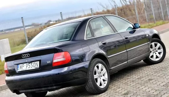AUDI A4 
