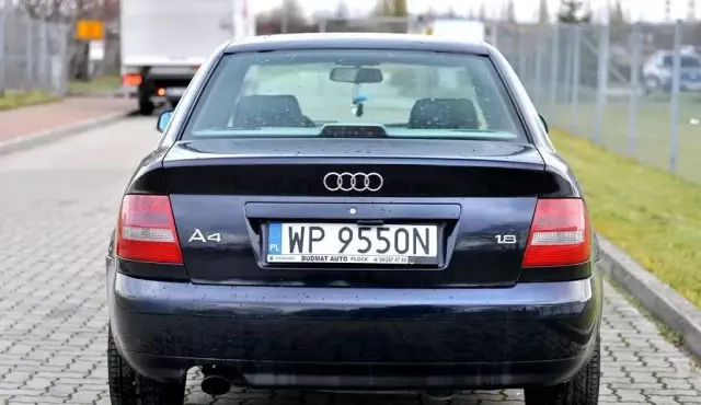AUDI A4 