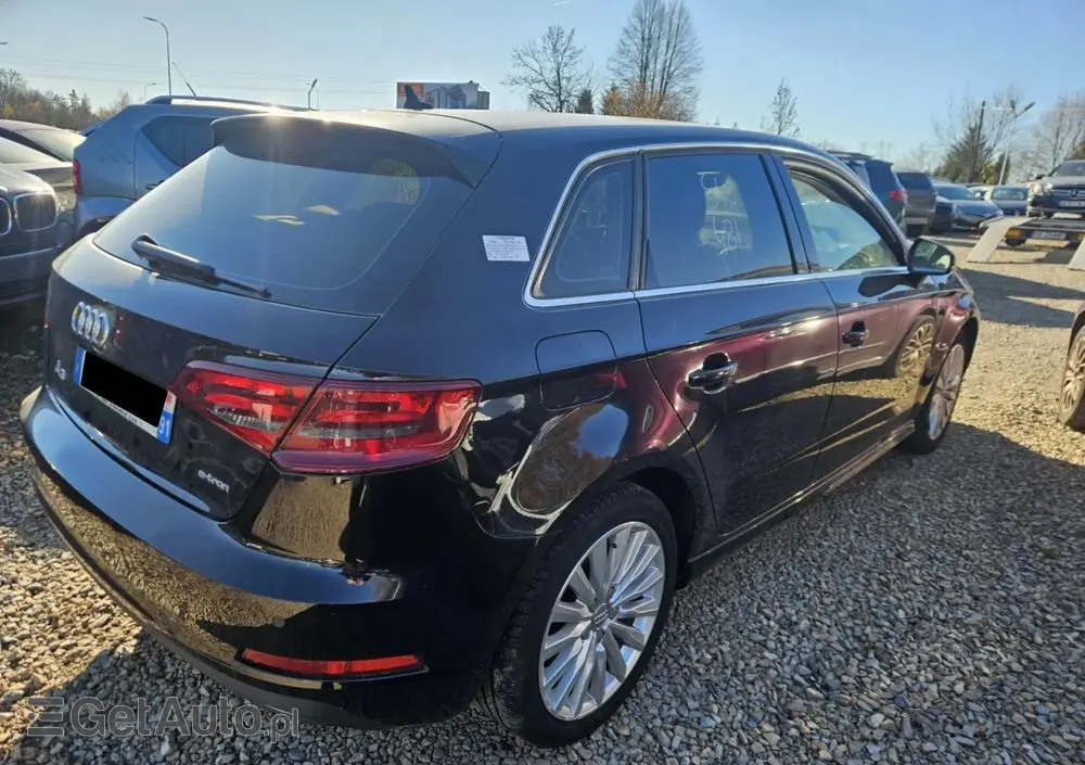 AUDI A3 Sportback 1.4 TFSI e-tron Ambiente