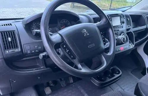 PEUGEOT Boxer 