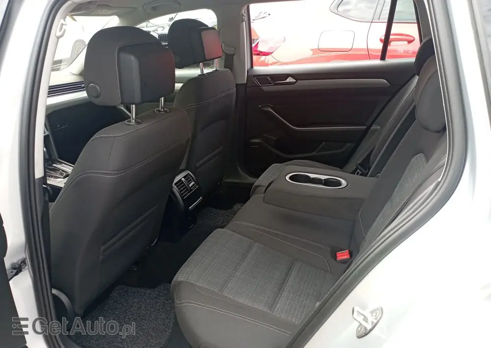 VOLKSWAGEN Passat Variant 2.0 TDI EVO Business DSG