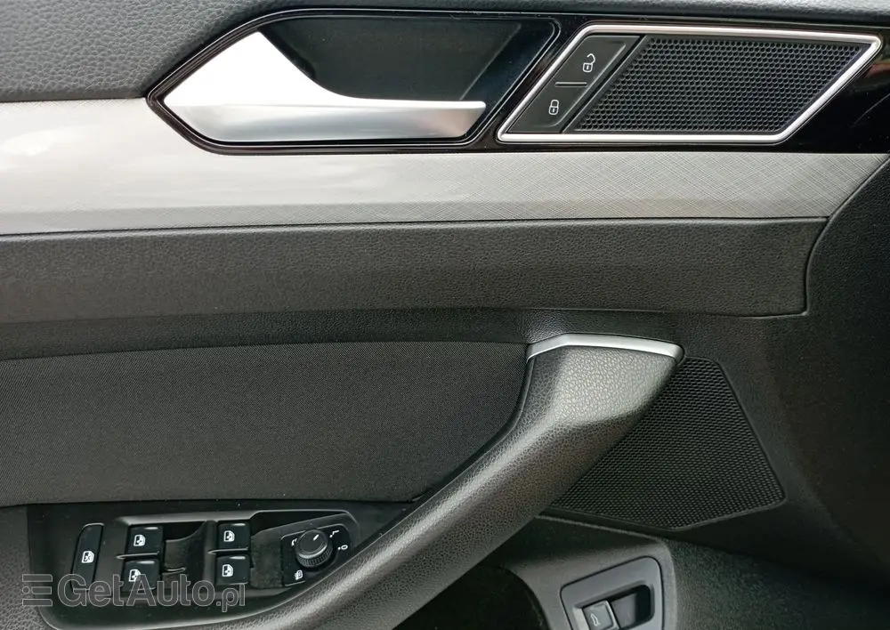 VOLKSWAGEN Passat Variant 2.0 TDI EVO Business DSG