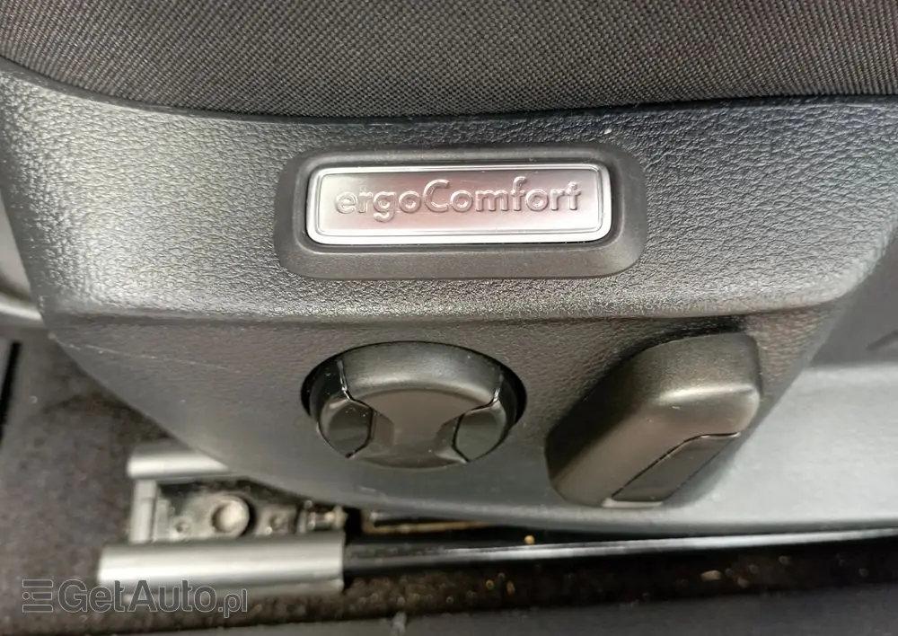 VOLKSWAGEN Passat Variant 2.0 TDI EVO Business DSG