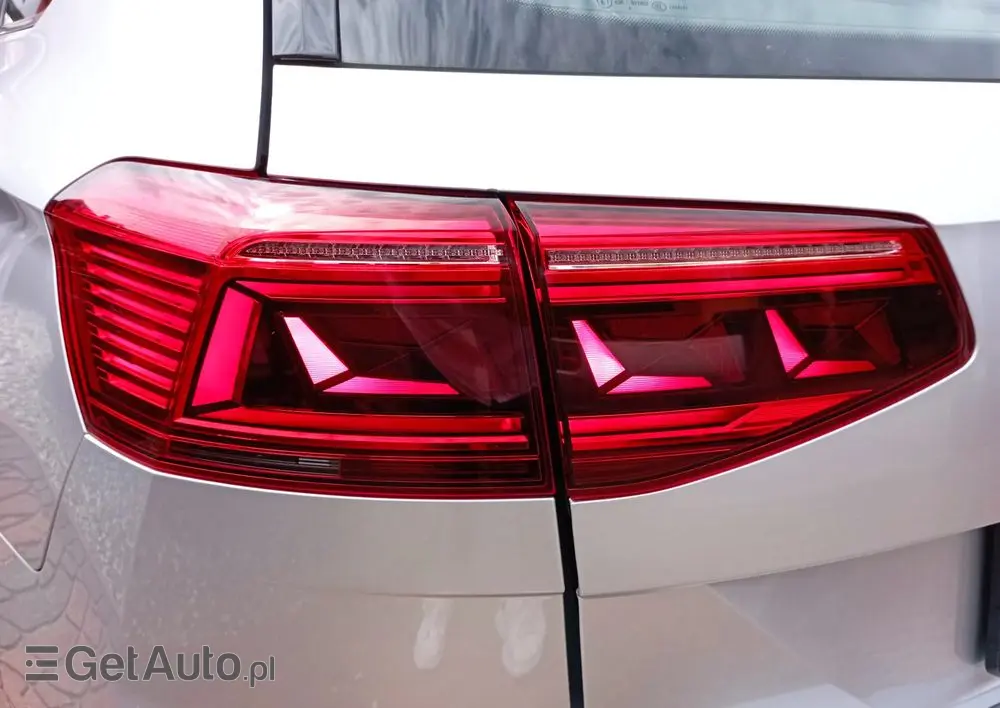 VOLKSWAGEN Passat Variant 2.0 TDI EVO Business DSG