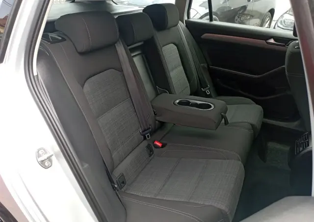 VOLKSWAGEN Passat Variant 2.0 TDI EVO Business DSG