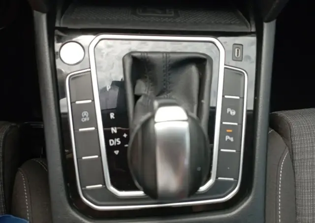 VOLKSWAGEN Passat Variant 2.0 TDI EVO Business DSG