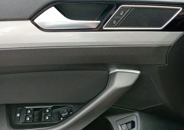 VOLKSWAGEN Passat Variant 2.0 TDI EVO Business DSG