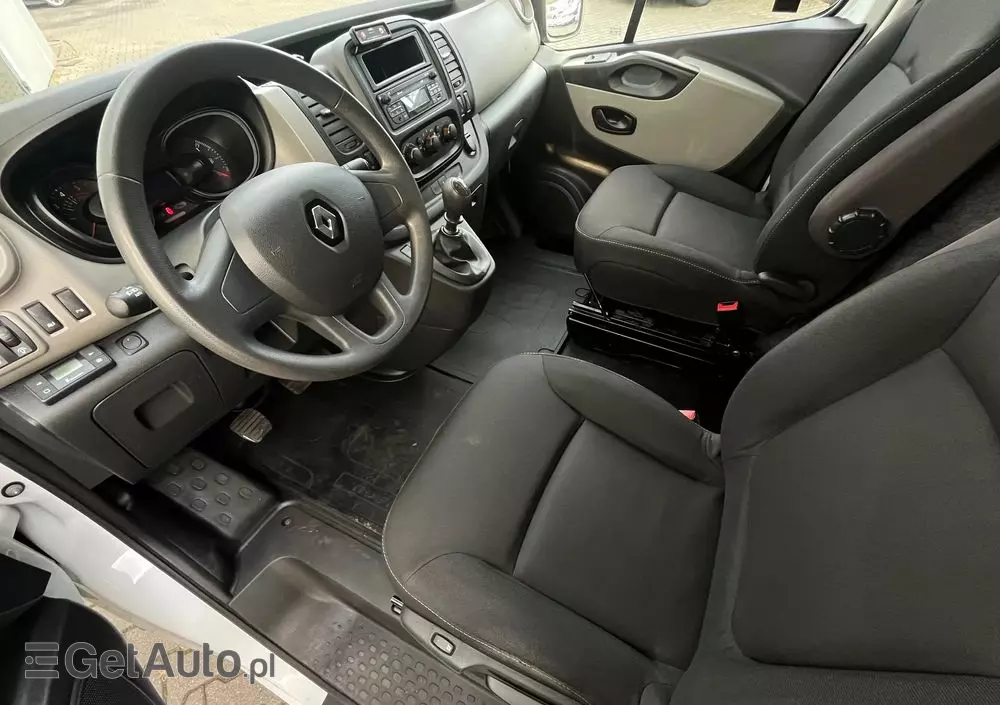 RENAULT Trafic 