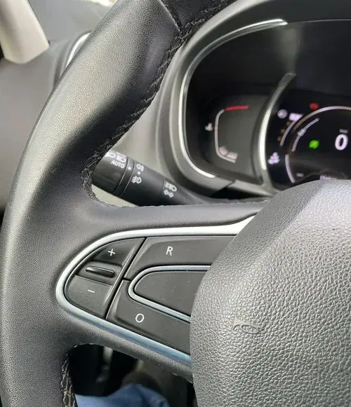 RENAULT Grand Scenic 