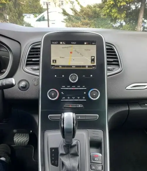 RENAULT Grand Scenic 