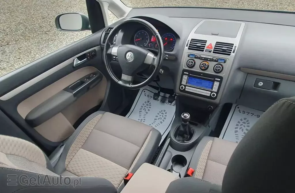 VOLKSWAGEN Touran 