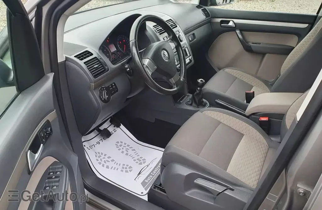 VOLKSWAGEN Touran 