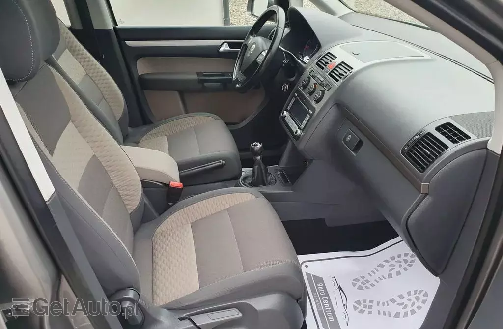 VOLKSWAGEN Touran 