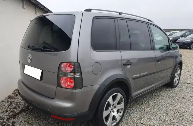 VOLKSWAGEN Touran 