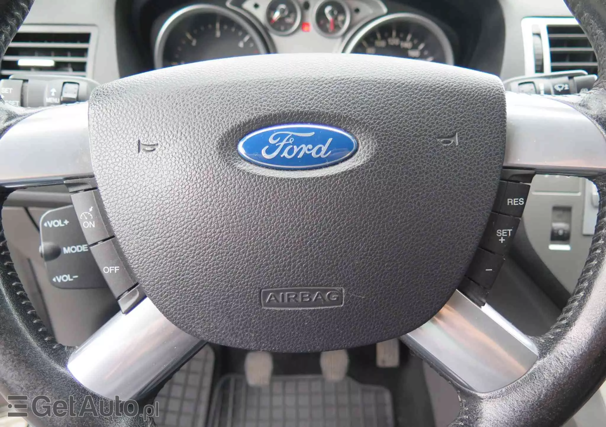 FORD Kuga 2.0 TDCi 2x4 Titanium