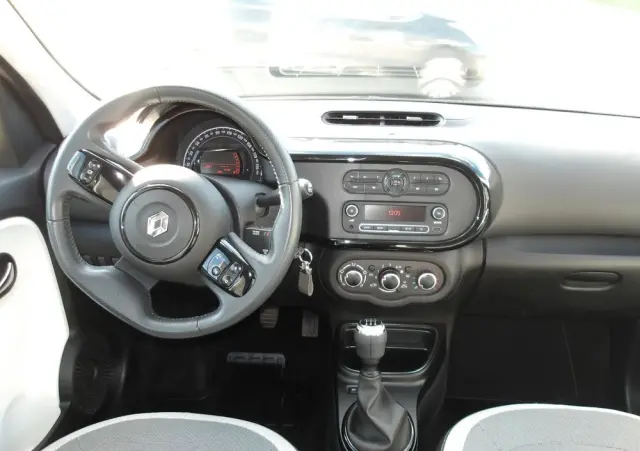 RENAULT Twingo 
