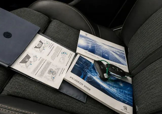 PEUGEOT 3008 
