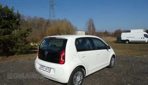 VOLKSWAGEN Up! 