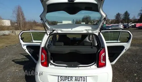 VOLKSWAGEN Up! 