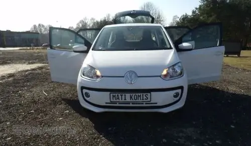 VOLKSWAGEN Up! 