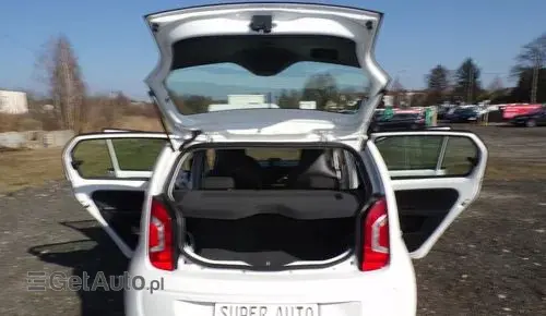 VOLKSWAGEN Up! 