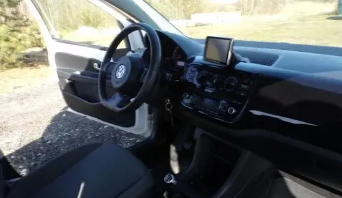 VOLKSWAGEN Up! 