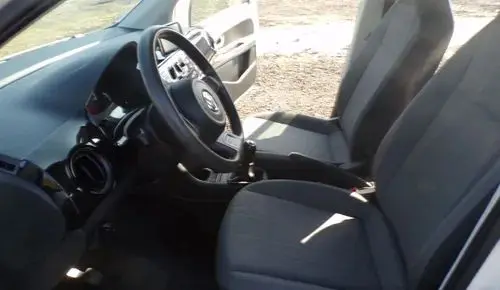 VOLKSWAGEN Up! 