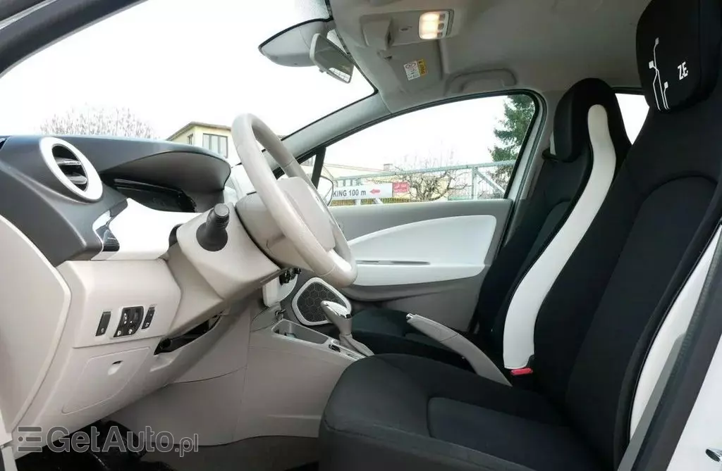 RENAULT Zoe 