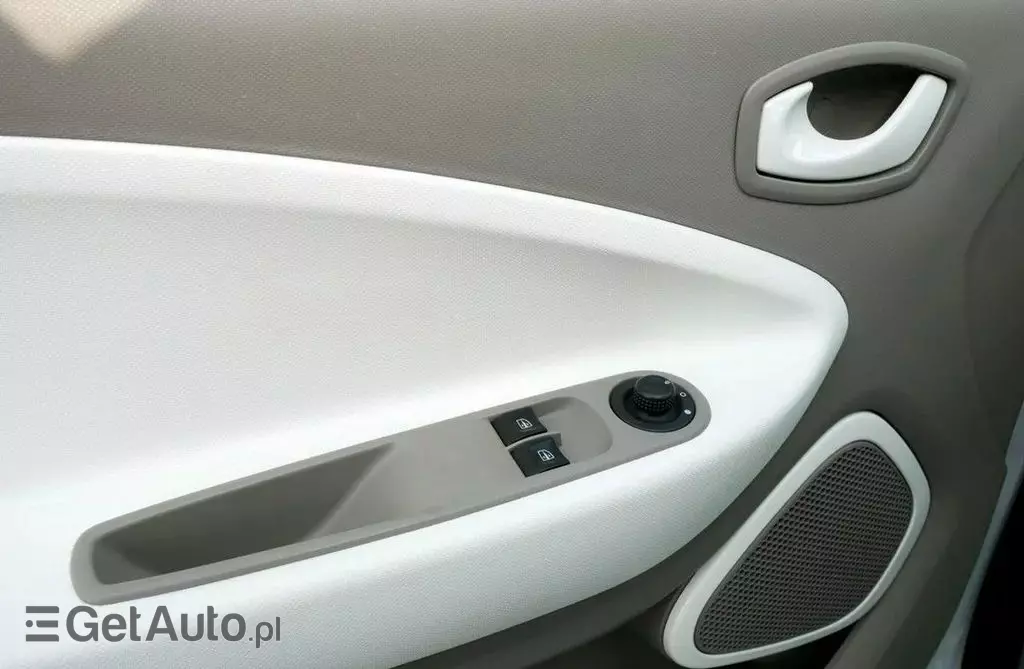 RENAULT Zoe 