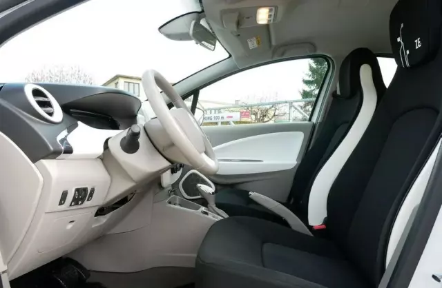 RENAULT Zoe 
