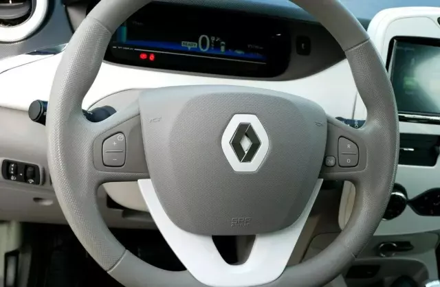 RENAULT Zoe 