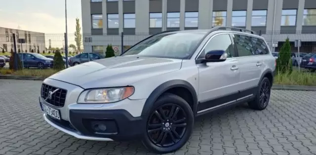 VOLVO XC70 