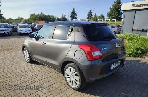 SUZUKI Swift 