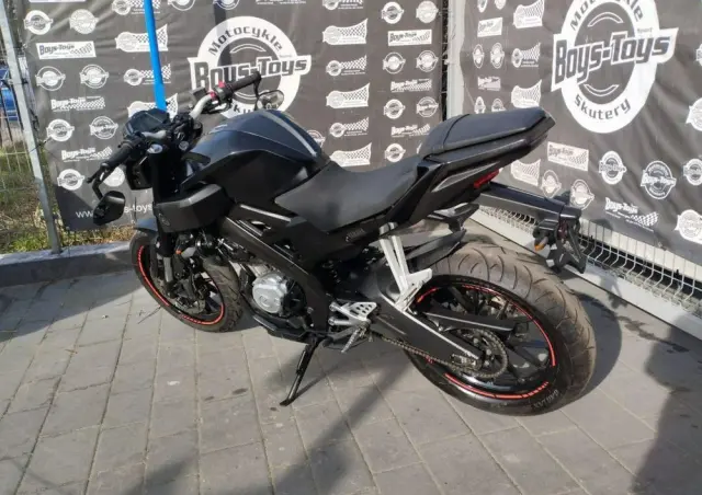 YAMAHA MT 
